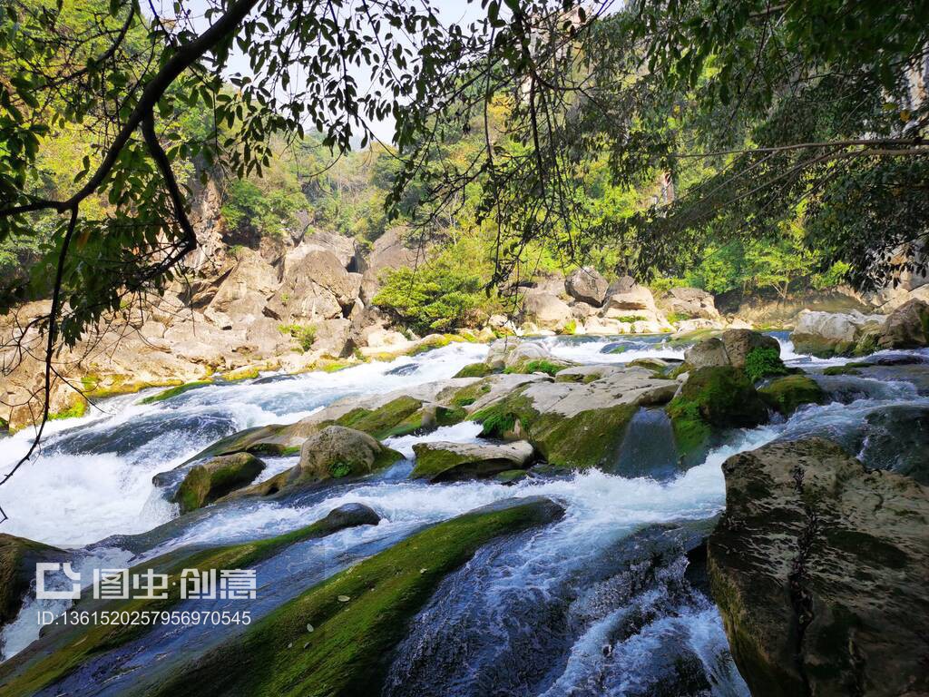 山中美丽的山河 美丽山小缘分